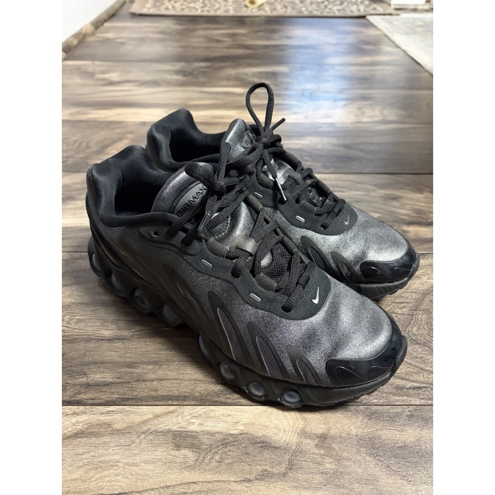 Nike Air Max DN8 Womens Size 8.5 Black Metallic Dark Grey Shoes HF5509-002
